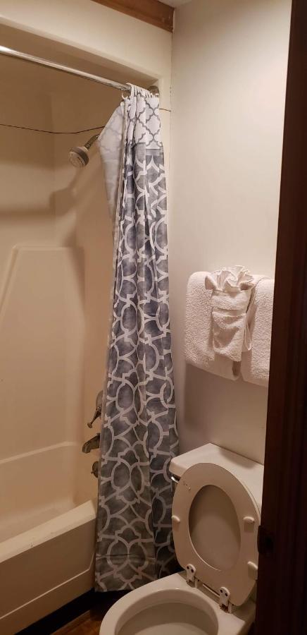 Deer Creek Motel ケンブリッジ エクステリア 写真