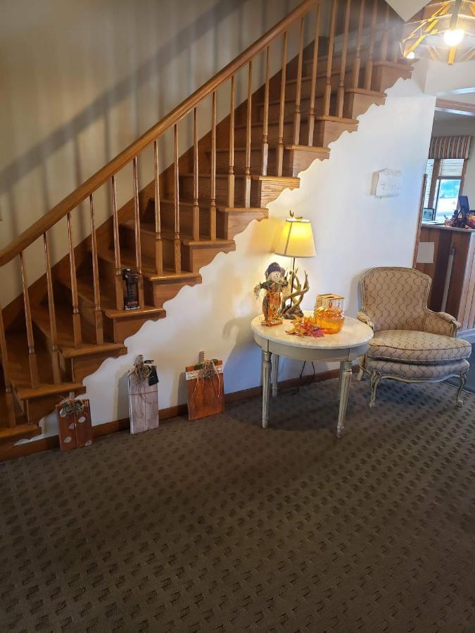Deer Creek Motel ケンブリッジ エクステリア 写真