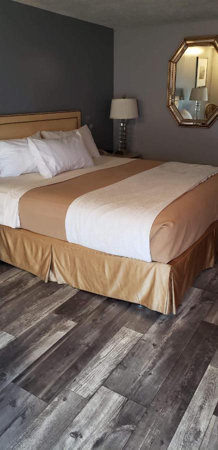 Deer Creek Motel ケンブリッジ エクステリア 写真