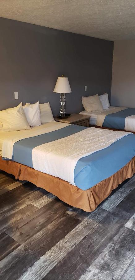 Deer Creek Motel ケンブリッジ エクステリア 写真